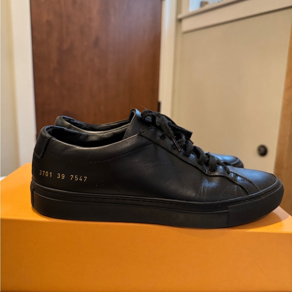 Common Projects achilles low sneaker 39.5